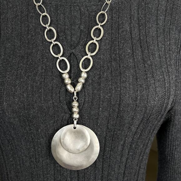 Chico's Pendant Necklace Silver Tone Modernist Double Medallion Discs Open Links - Picture 4 of 13